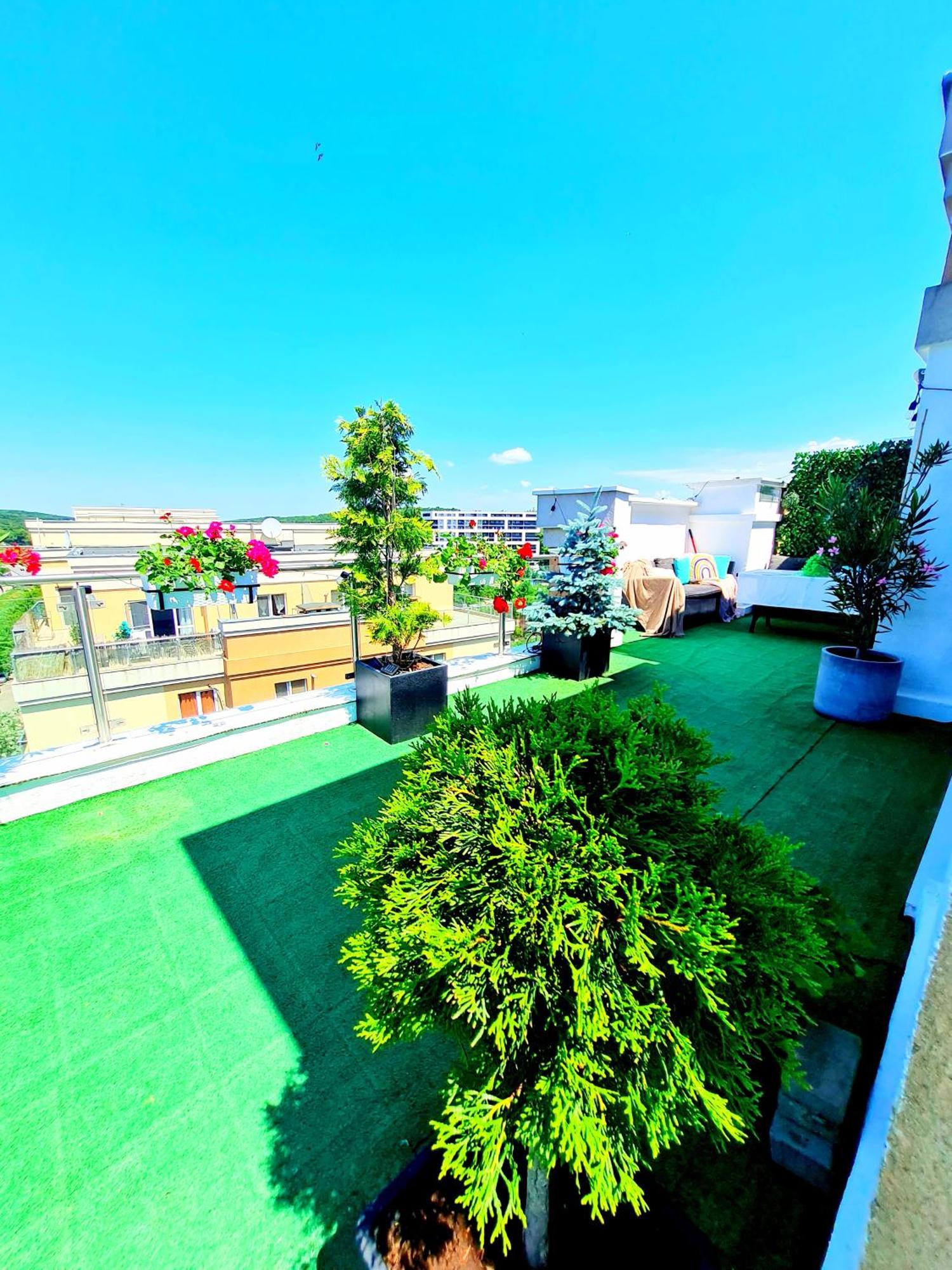 Ferienwohnung Penthouse View Aeroport Iasi Exterior foto