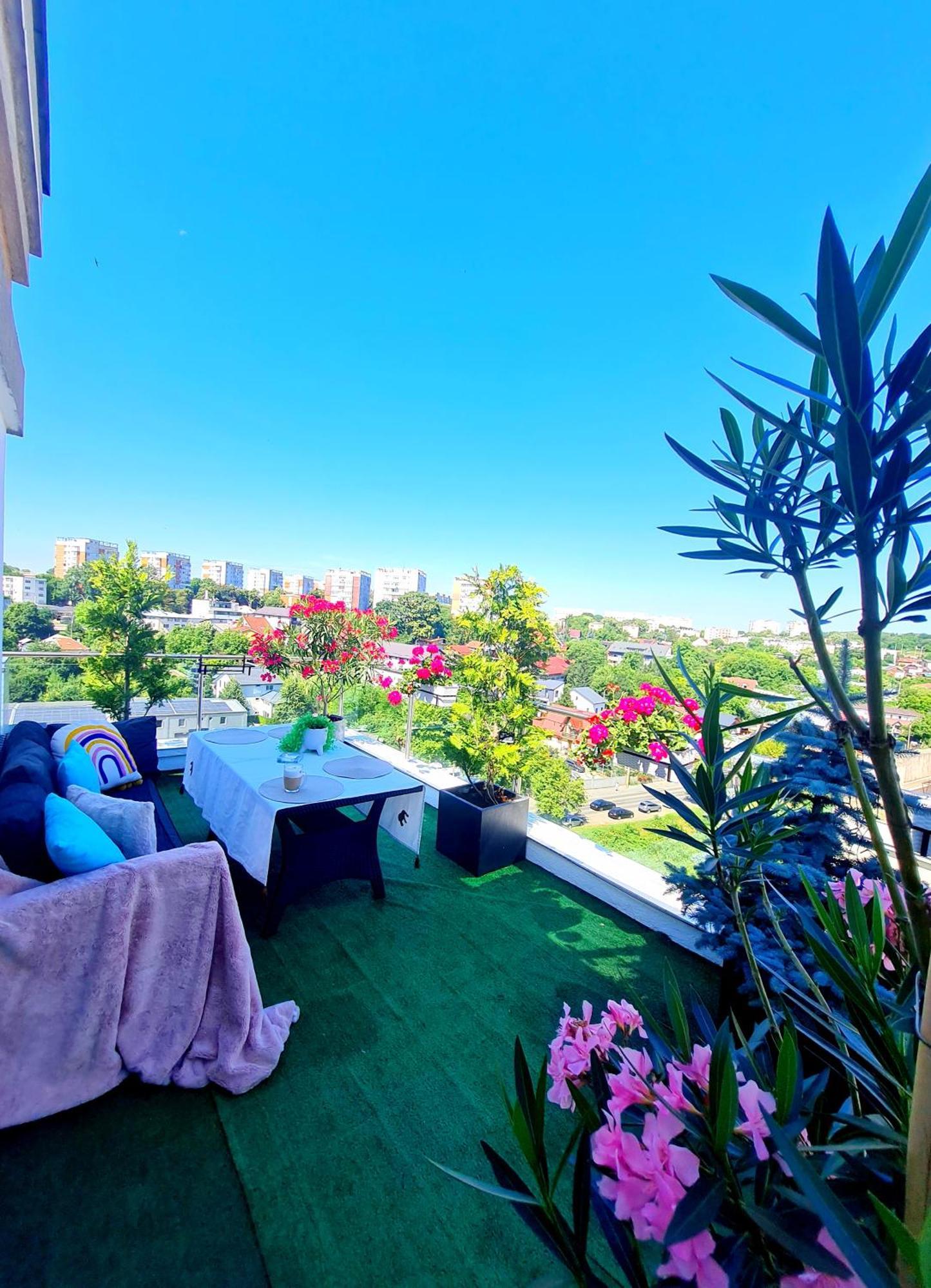 Ferienwohnung Penthouse View Aeroport Iasi Exterior foto